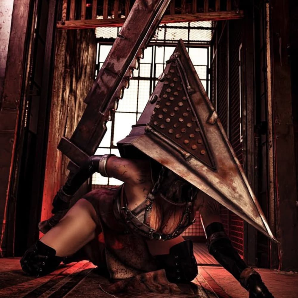 Pyramide head F
