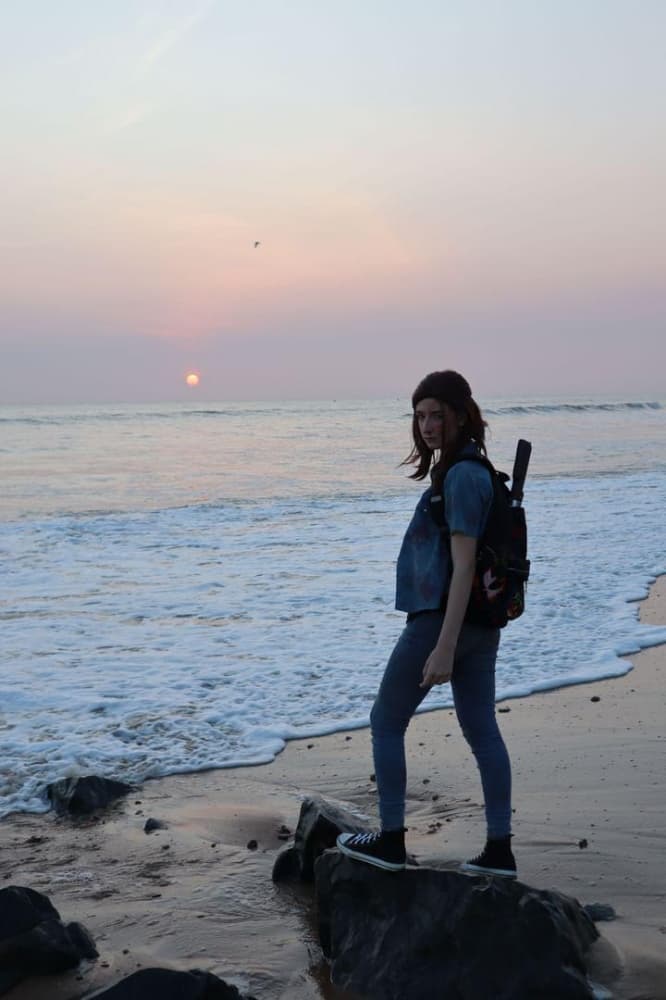 Ellie TLOU2 beach - Photo 11