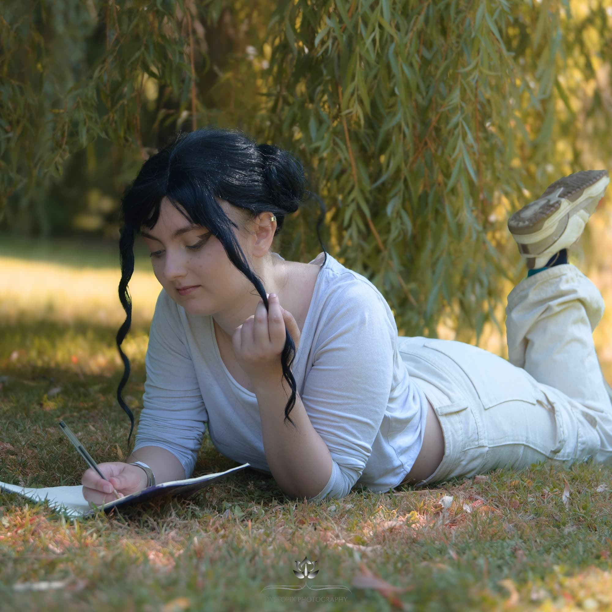 Zoey - Left 4 Dead cosplay photoshoot cover