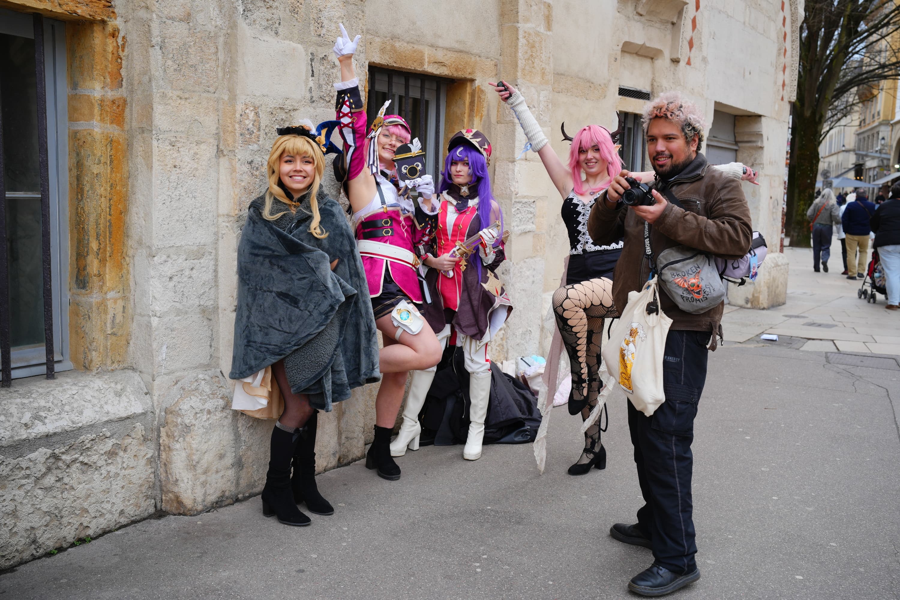 Backstage - Photo 15