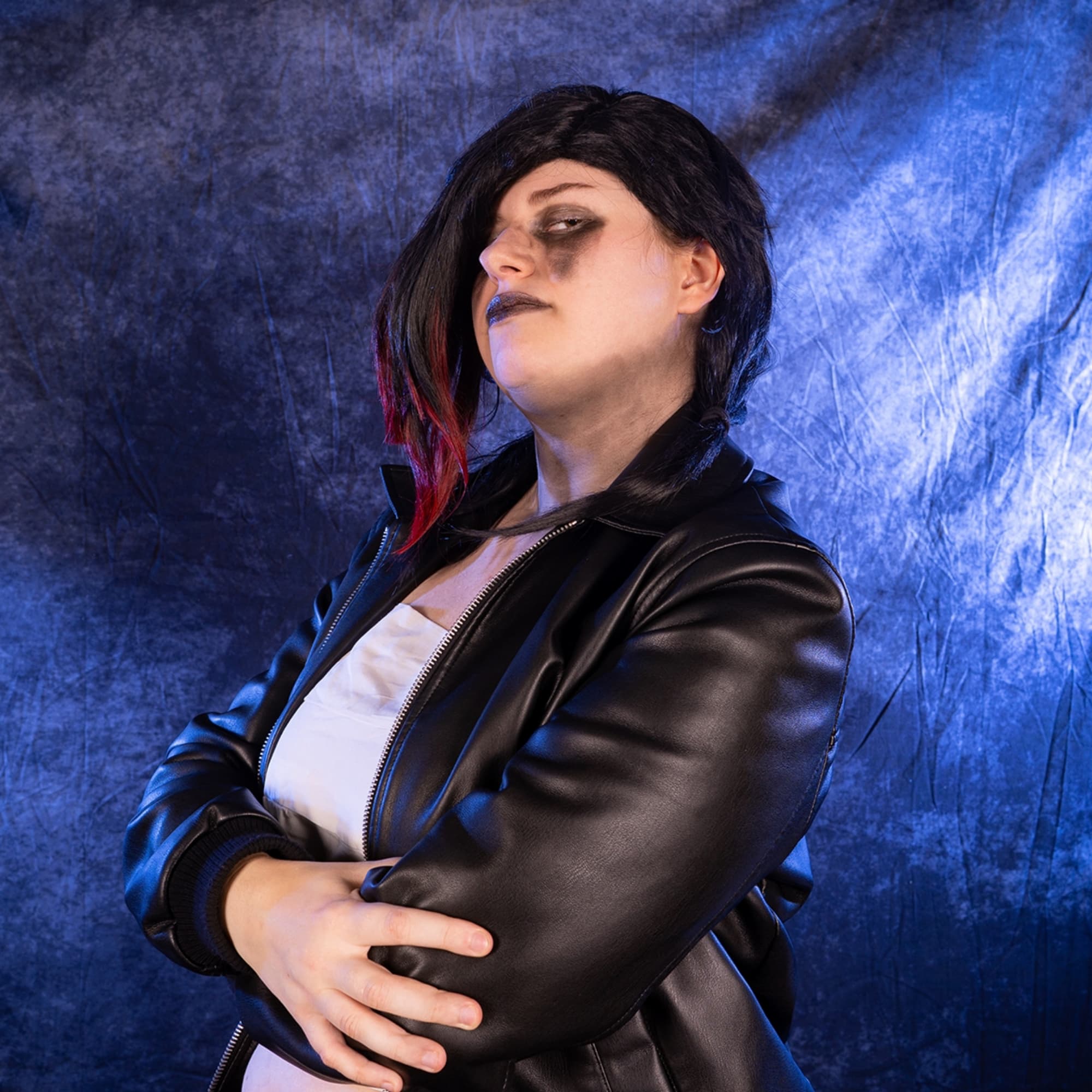 Emo Vi - Y/Con 2025 - Arcane cosplay photoshoot cover