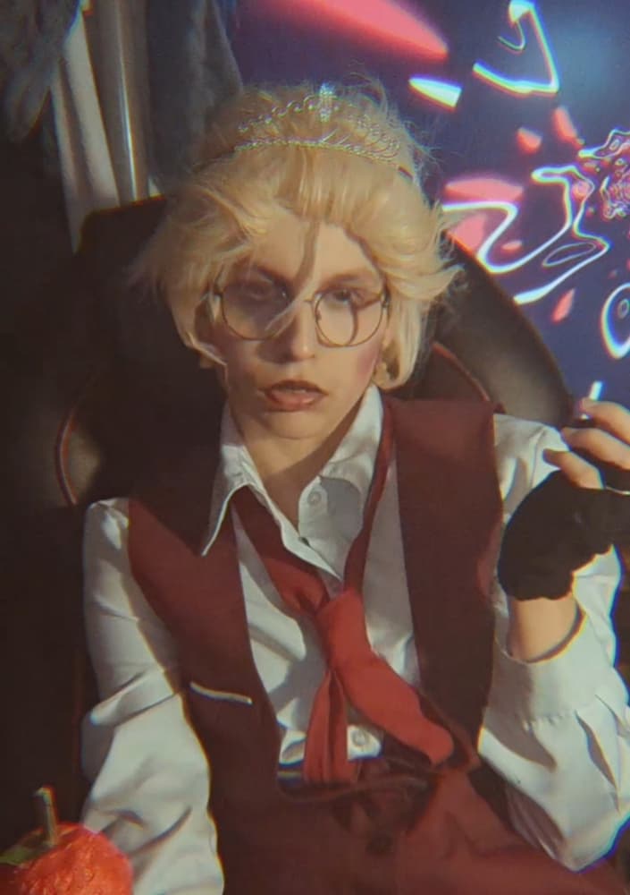 Lucifer morningstar  - Photo 2