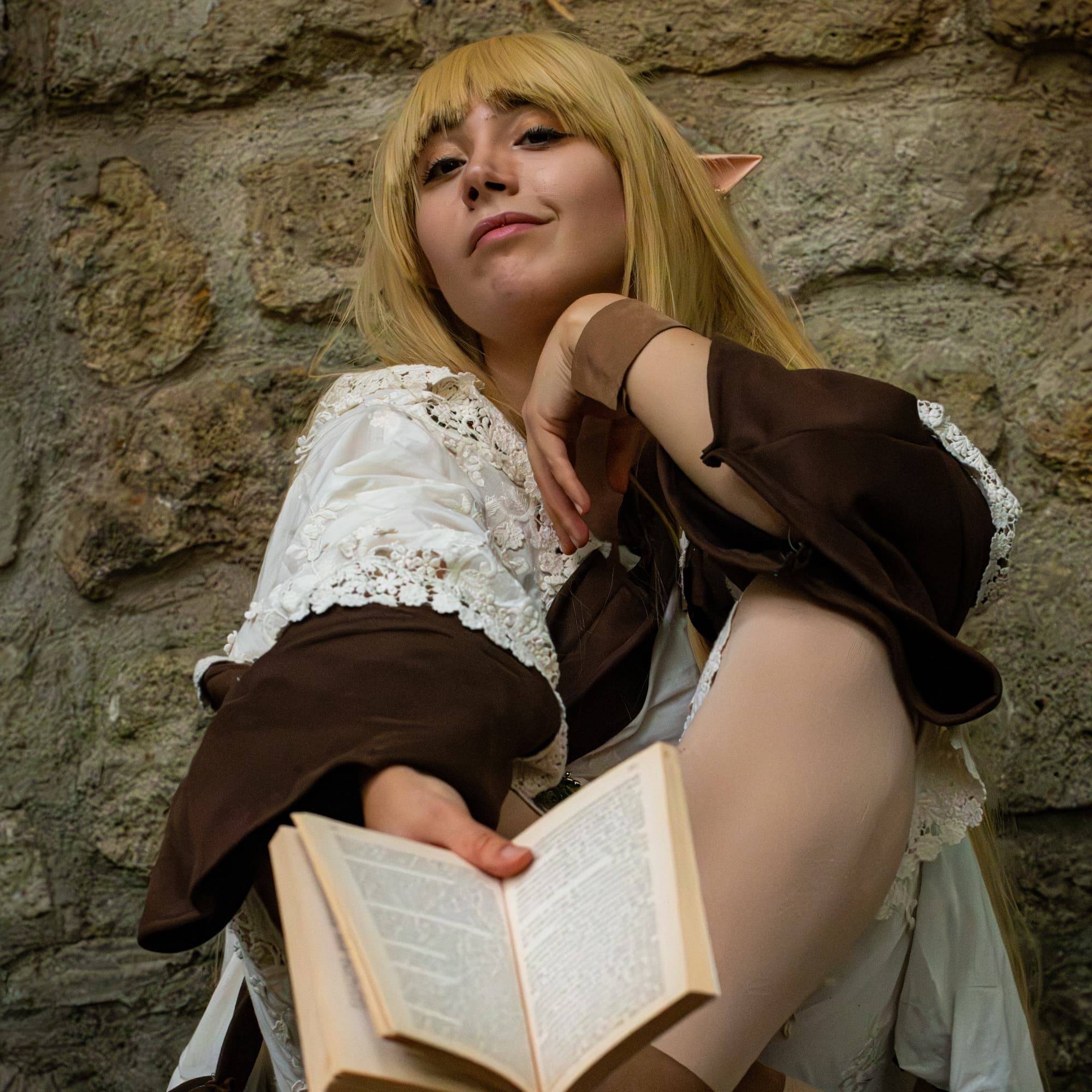 Serie - Frieren: Beyond Journey's End cosplay photoshoot cover