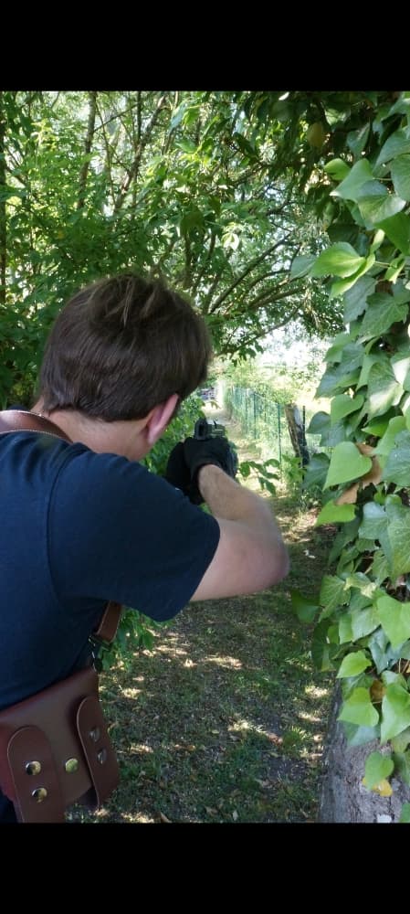 Leon Kennedy - Photo 9