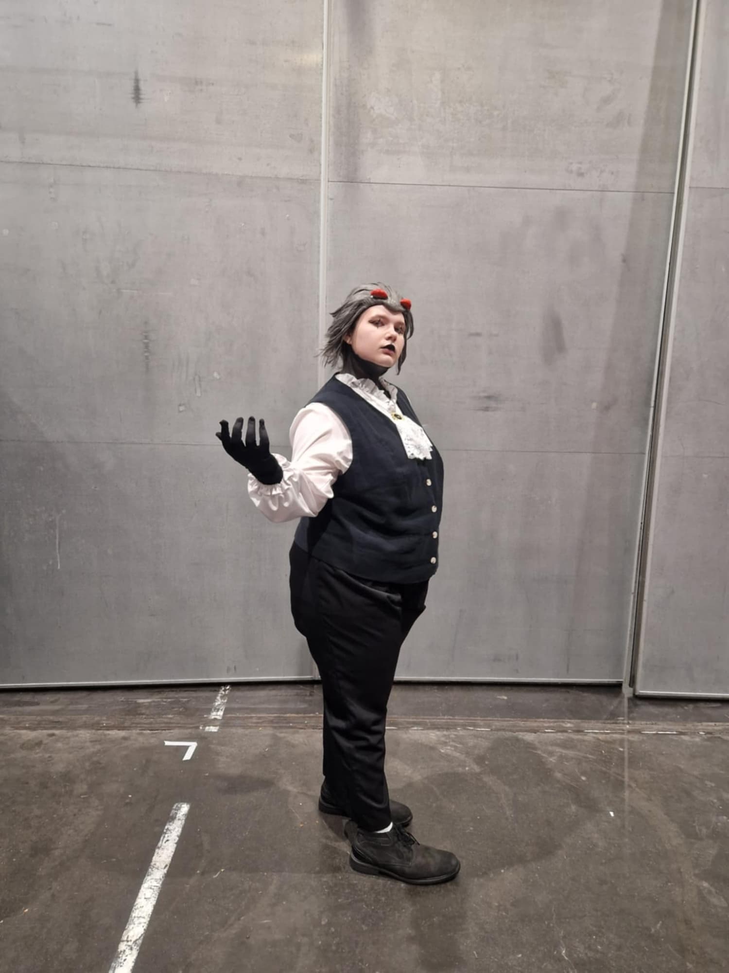 Stolas other outfit - Photo 3