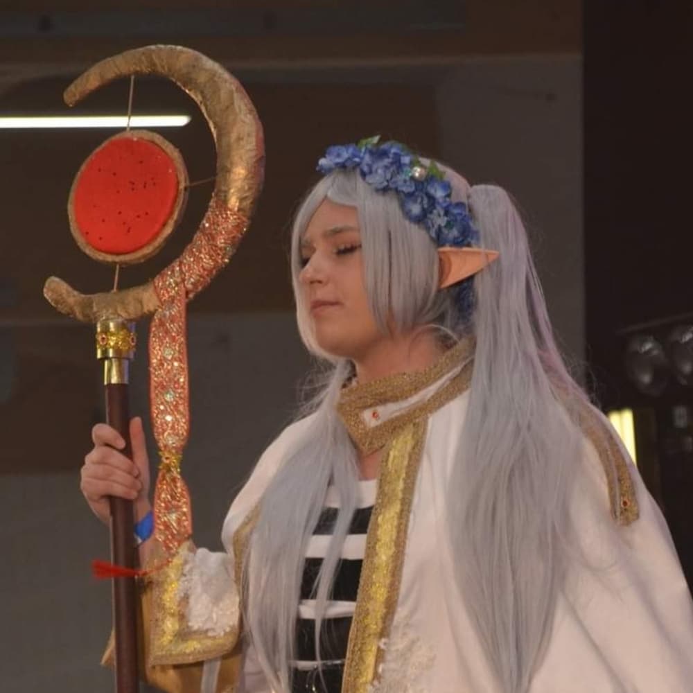 Frieren - Frieren: Beyond Journey's End cosplay photoshoot cover