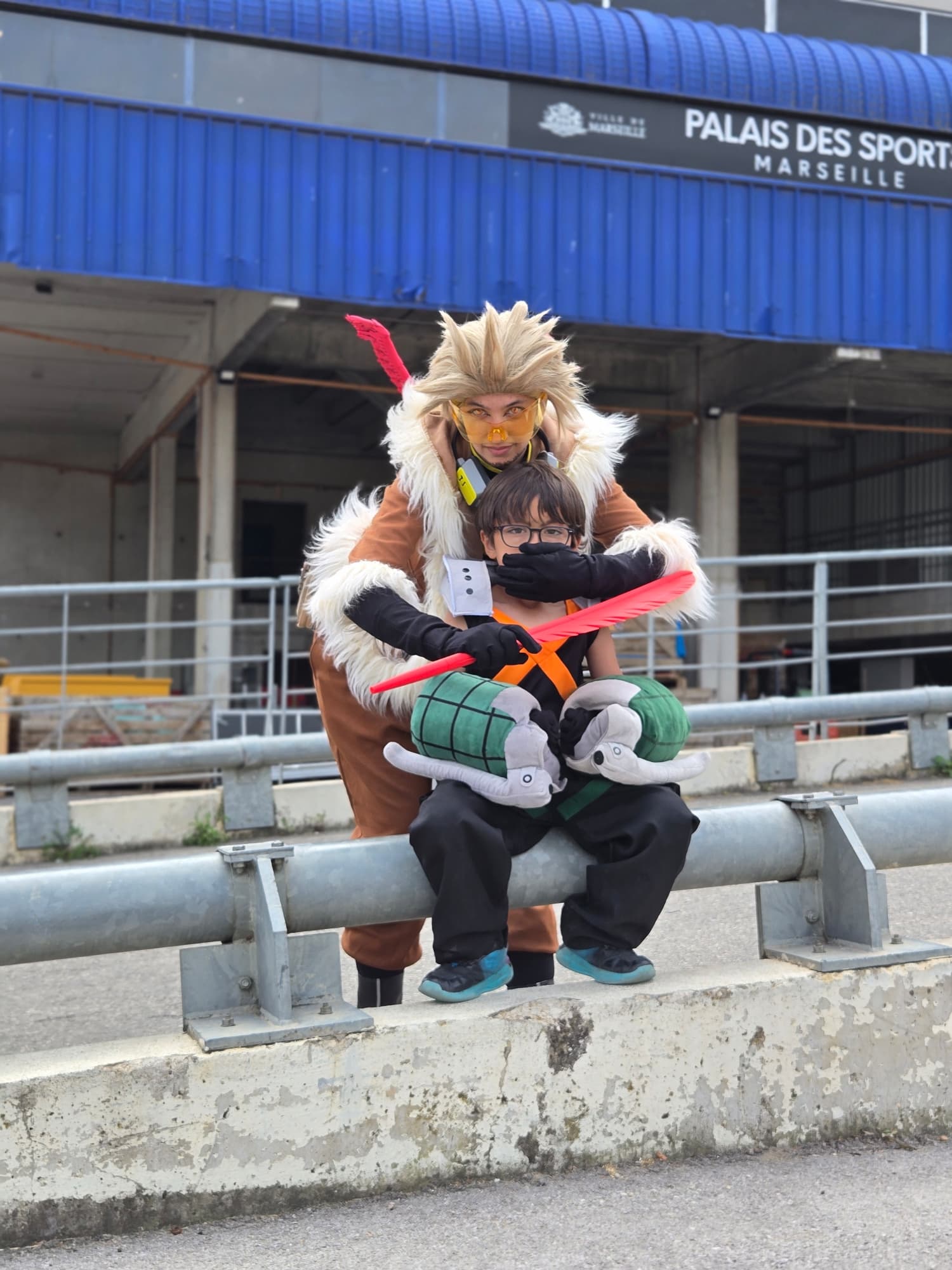 Hawks et mini bakugo - Photo 3