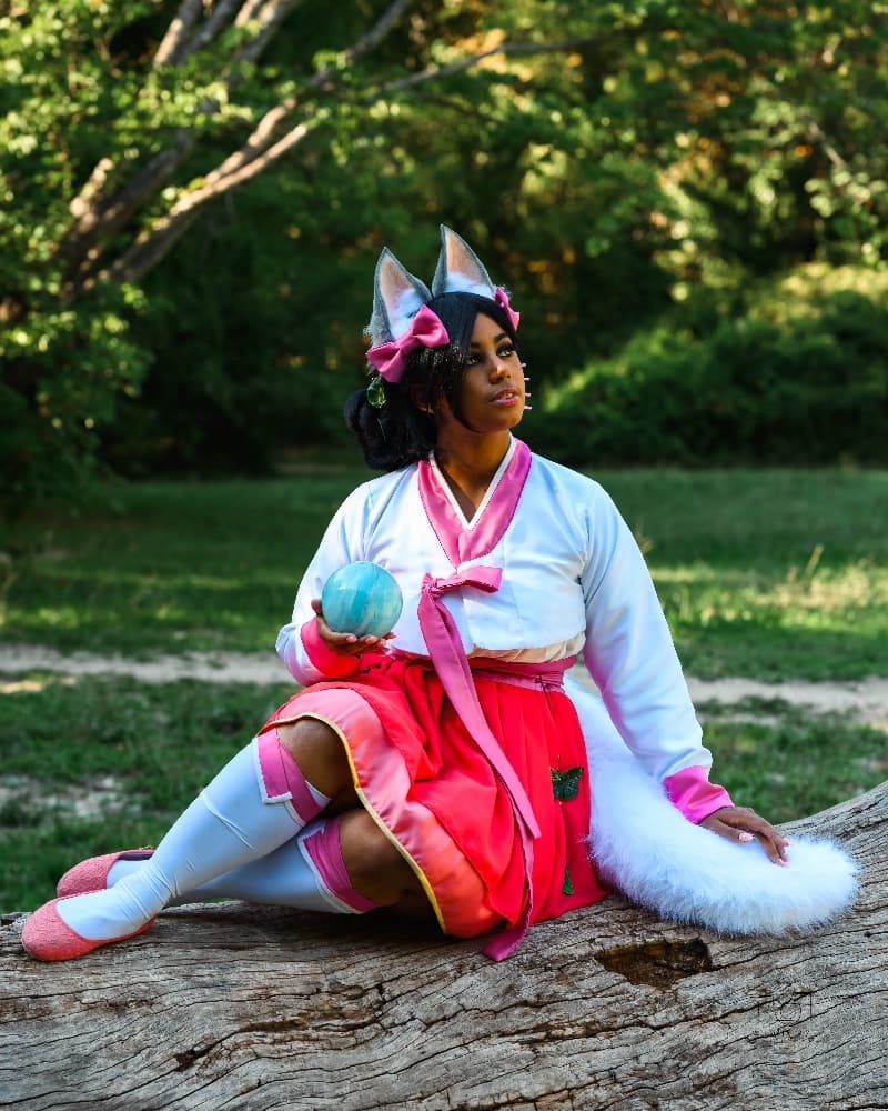 Ahri by Deby  - Photo 2