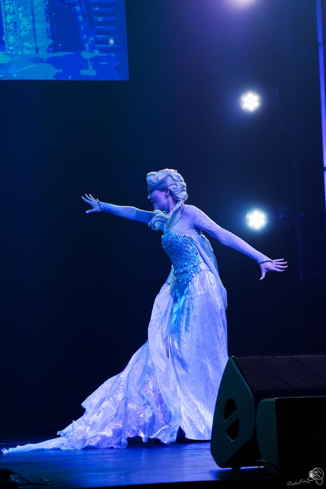 Show Cosplay - Photo 1