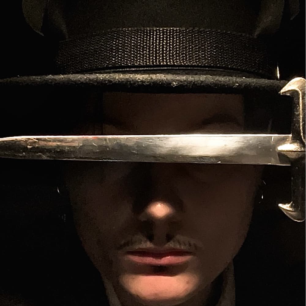 Le loup - Puss in Boots cosplay photoshoot cover