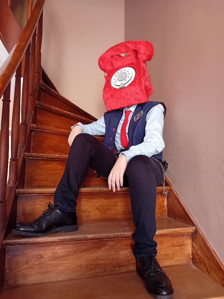 Phone guy - Photo 10