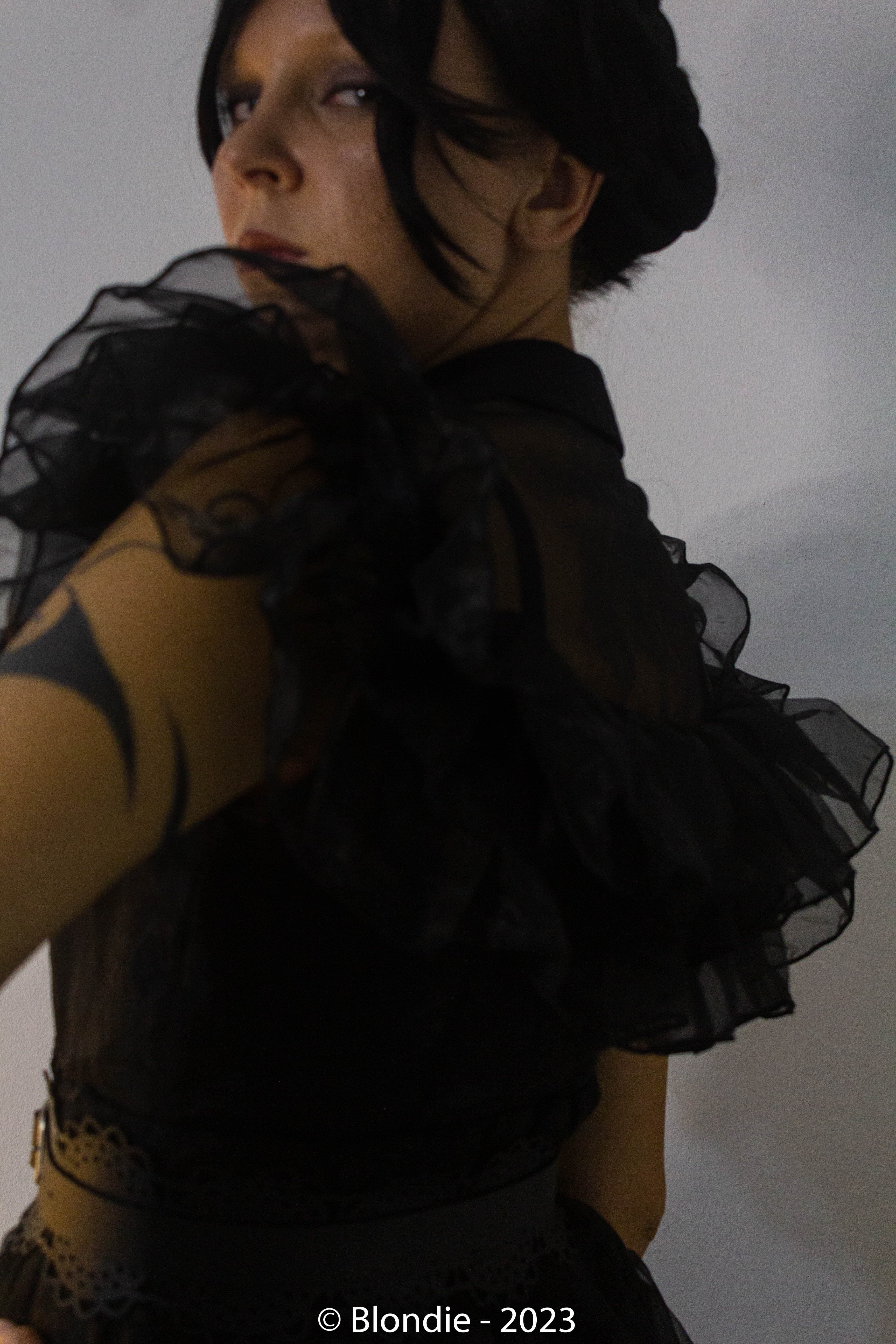 Shooting All Alone 6 - Photo 5