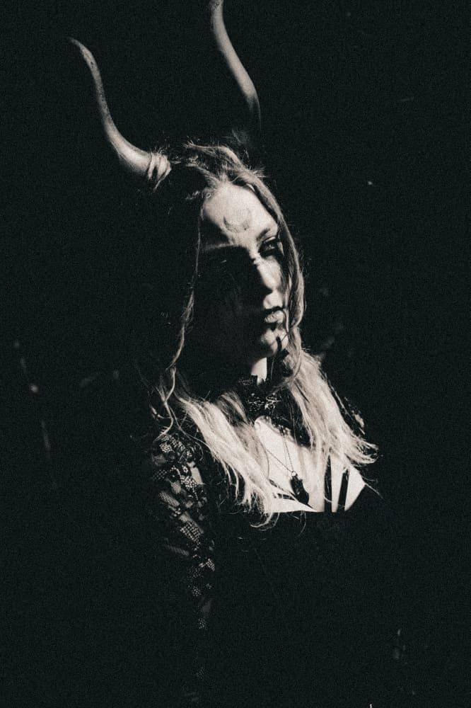 WITCH (V2) - Photo 4