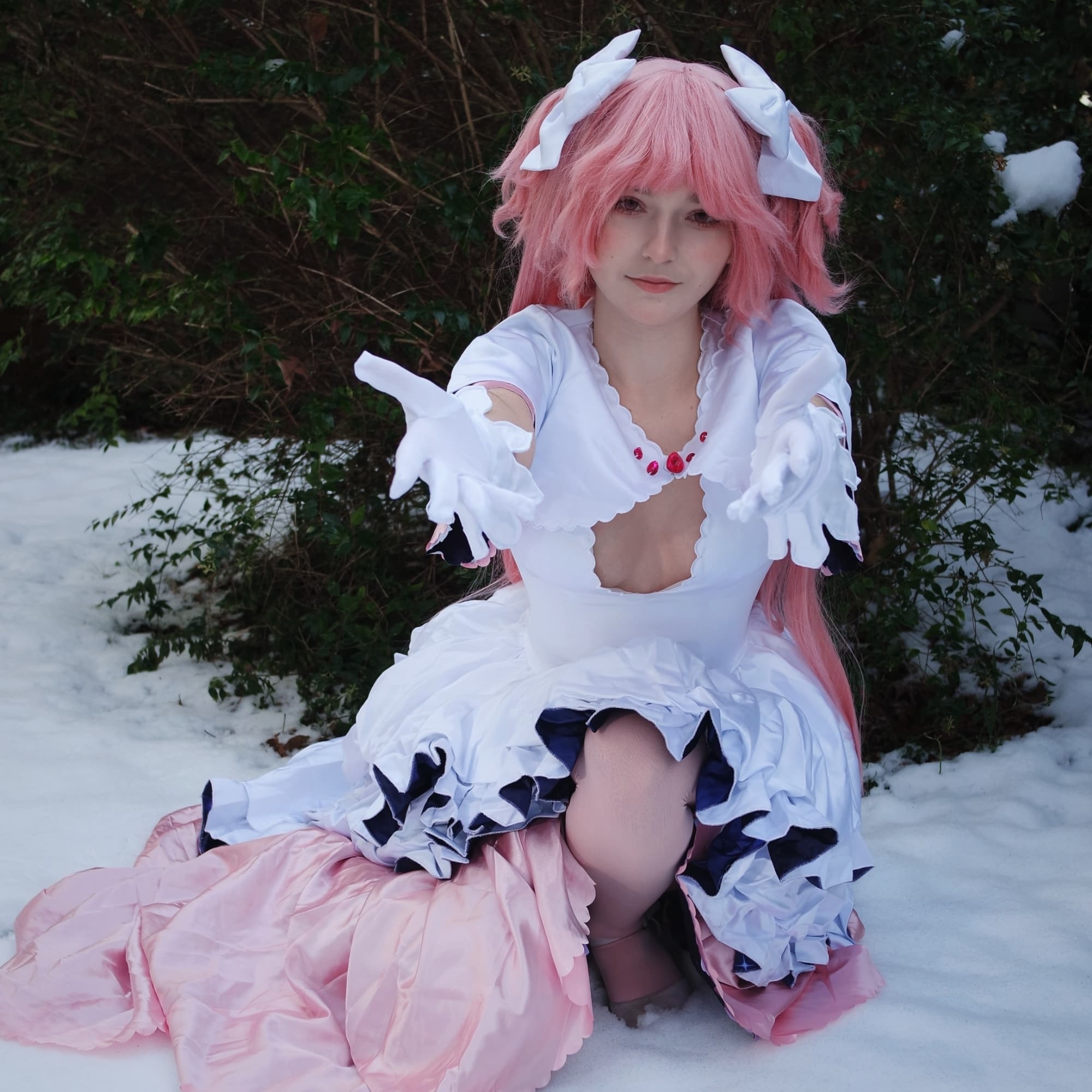 Snowy day w Madoka - Puella Magi Madoka Magica cosplay photoshoot cover