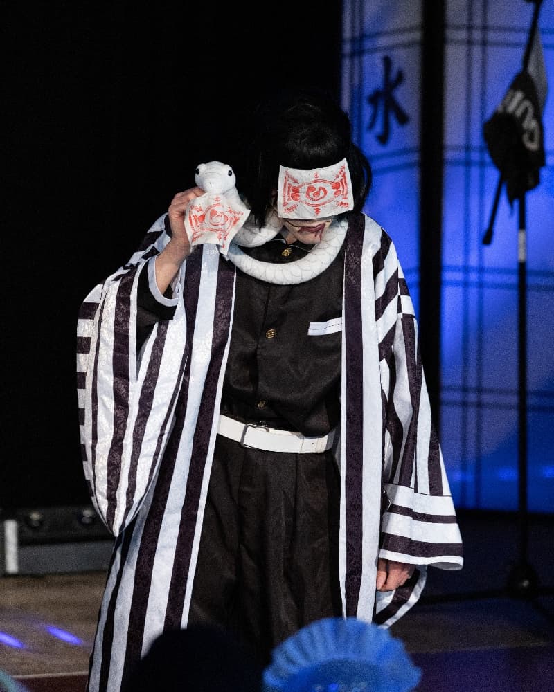 Obanai Iguro  - Photo 4