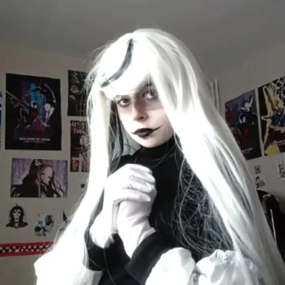 Carmilla carmine  - Photo 3