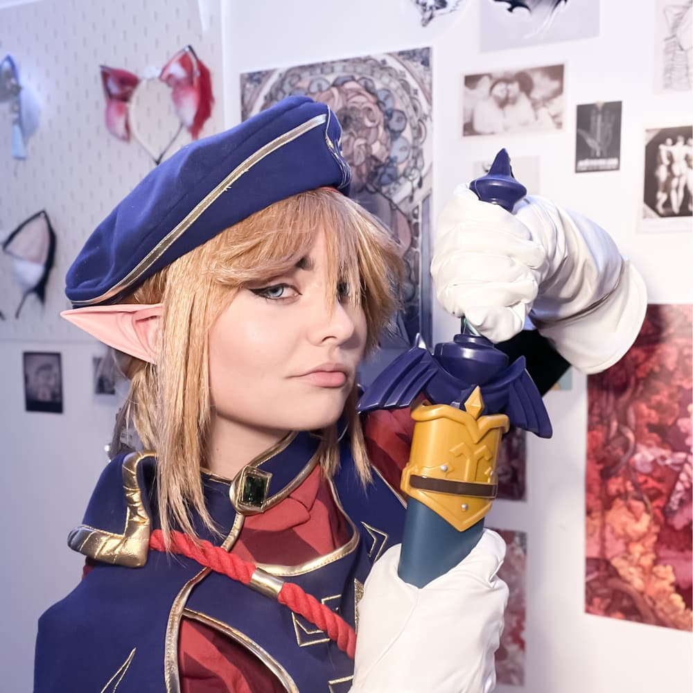 Link - The Legend of Zelda cosplay photoshoot cover