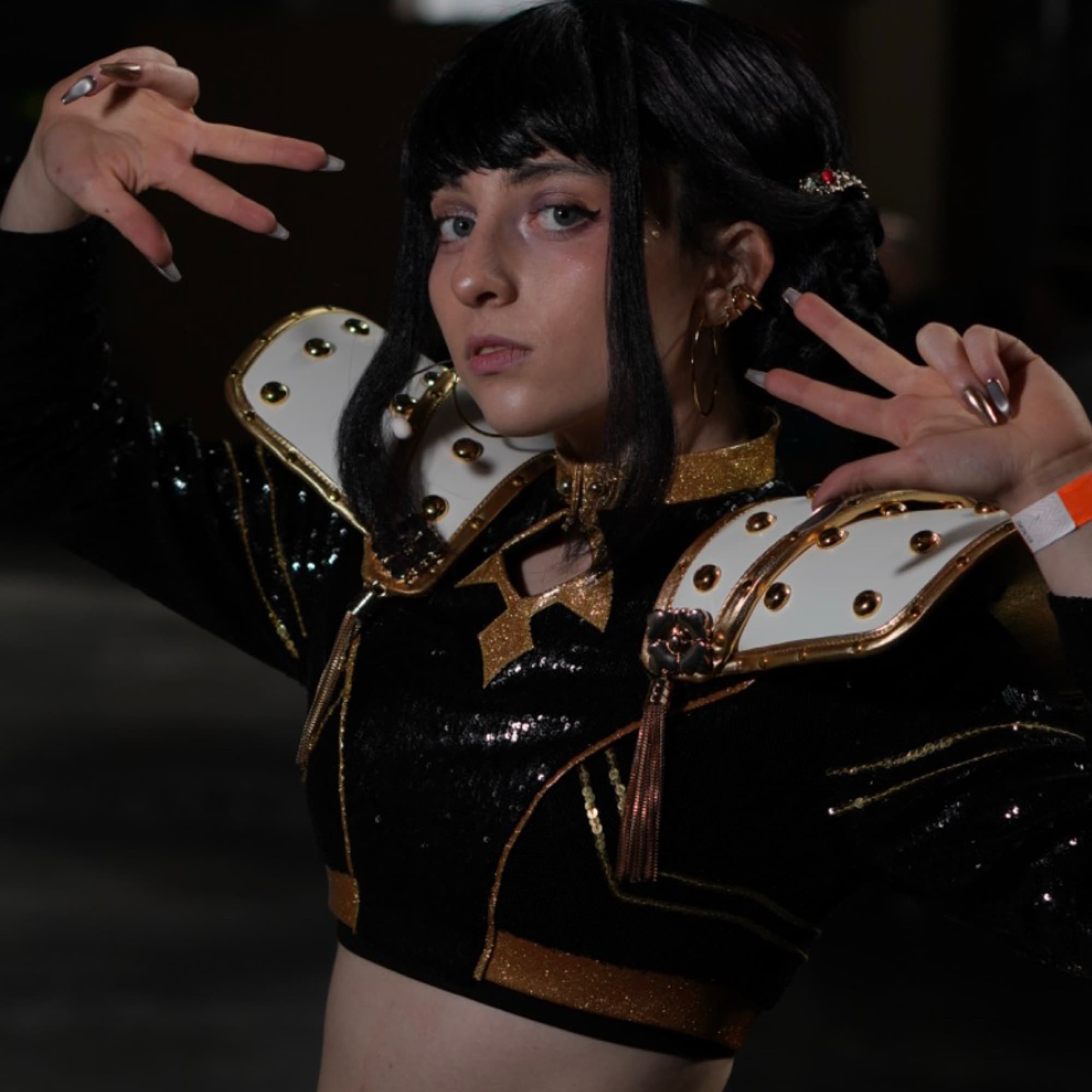 Zoey & Huntrix  - K-pop: Demon Hunters cosplay photoshoot cover