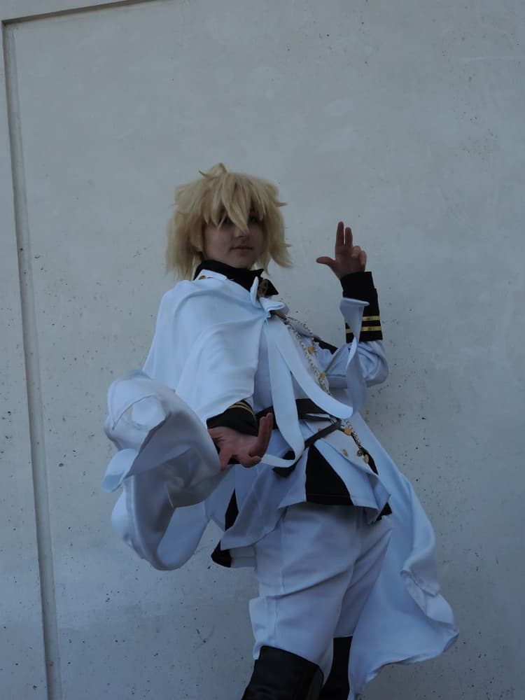 Mikaela Hyakuya - Photo 3