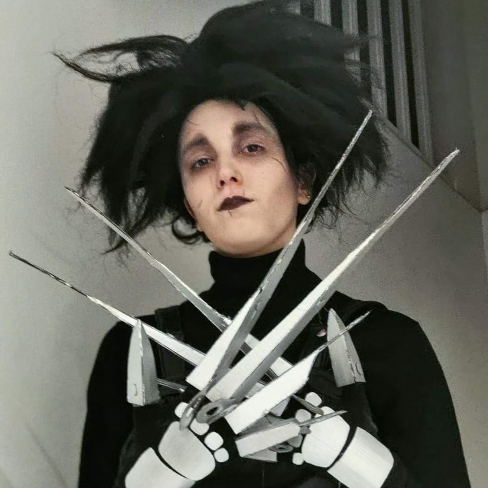 Edward Halloween2021 - Edward Scissorhands cosplay photoshoot cover