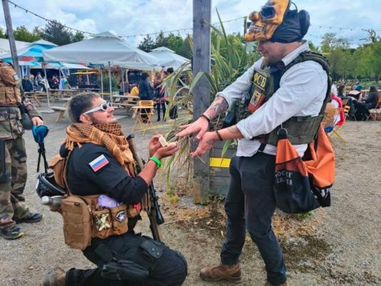 Wolf (golden mask) - Photo 19