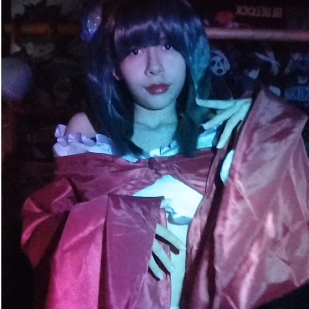 MaoMao - The Apothecary Diaries cosplay photoshoot cover