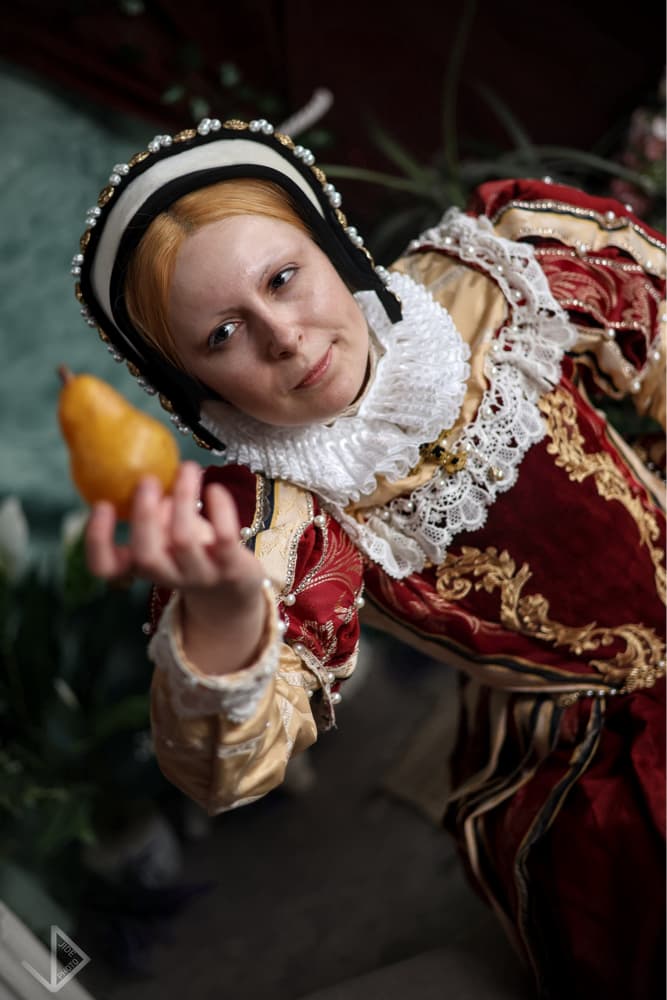 Mary I of England Cosplay - Photo 10