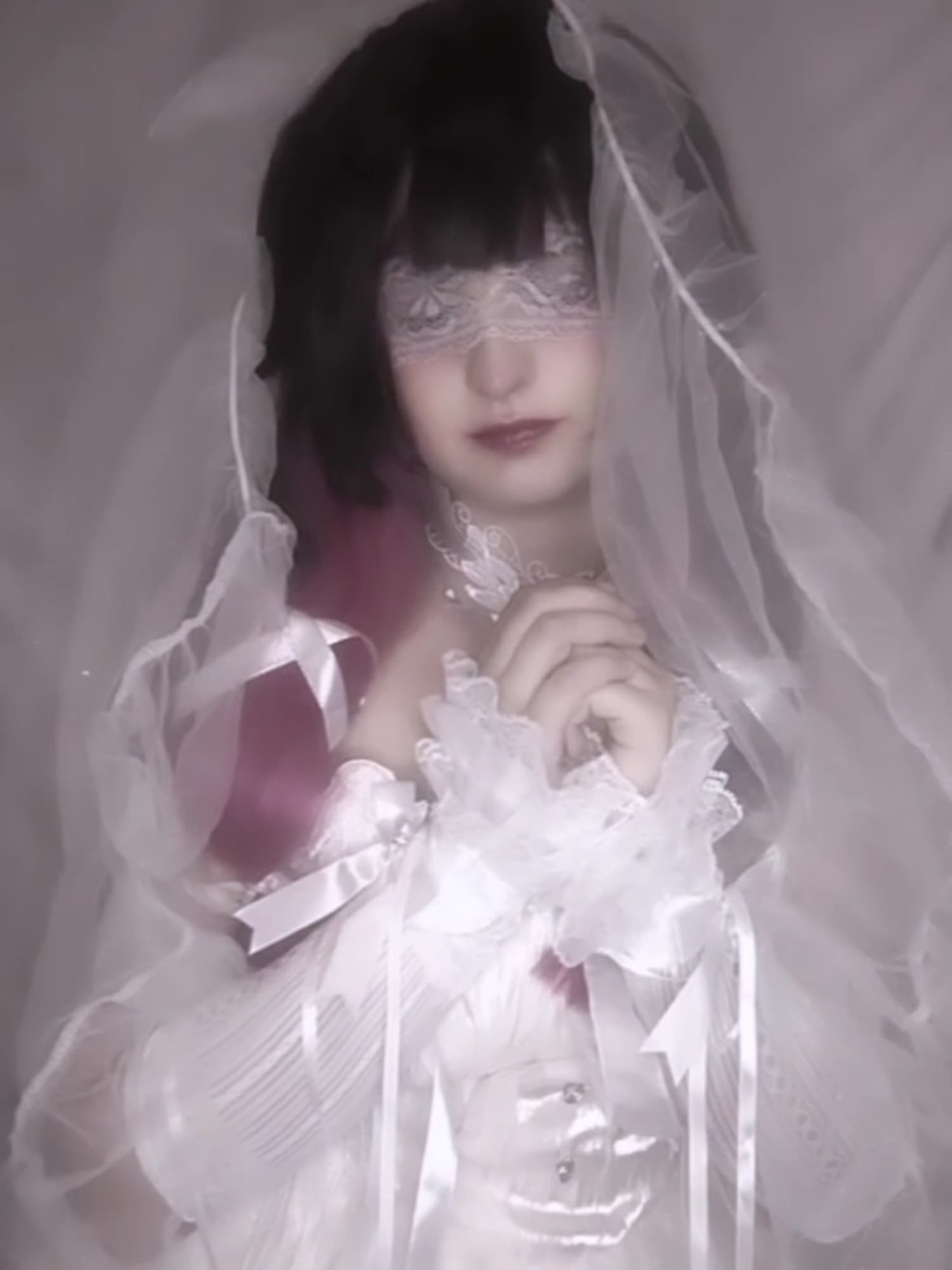 "a fallen angel"  - Photo 10