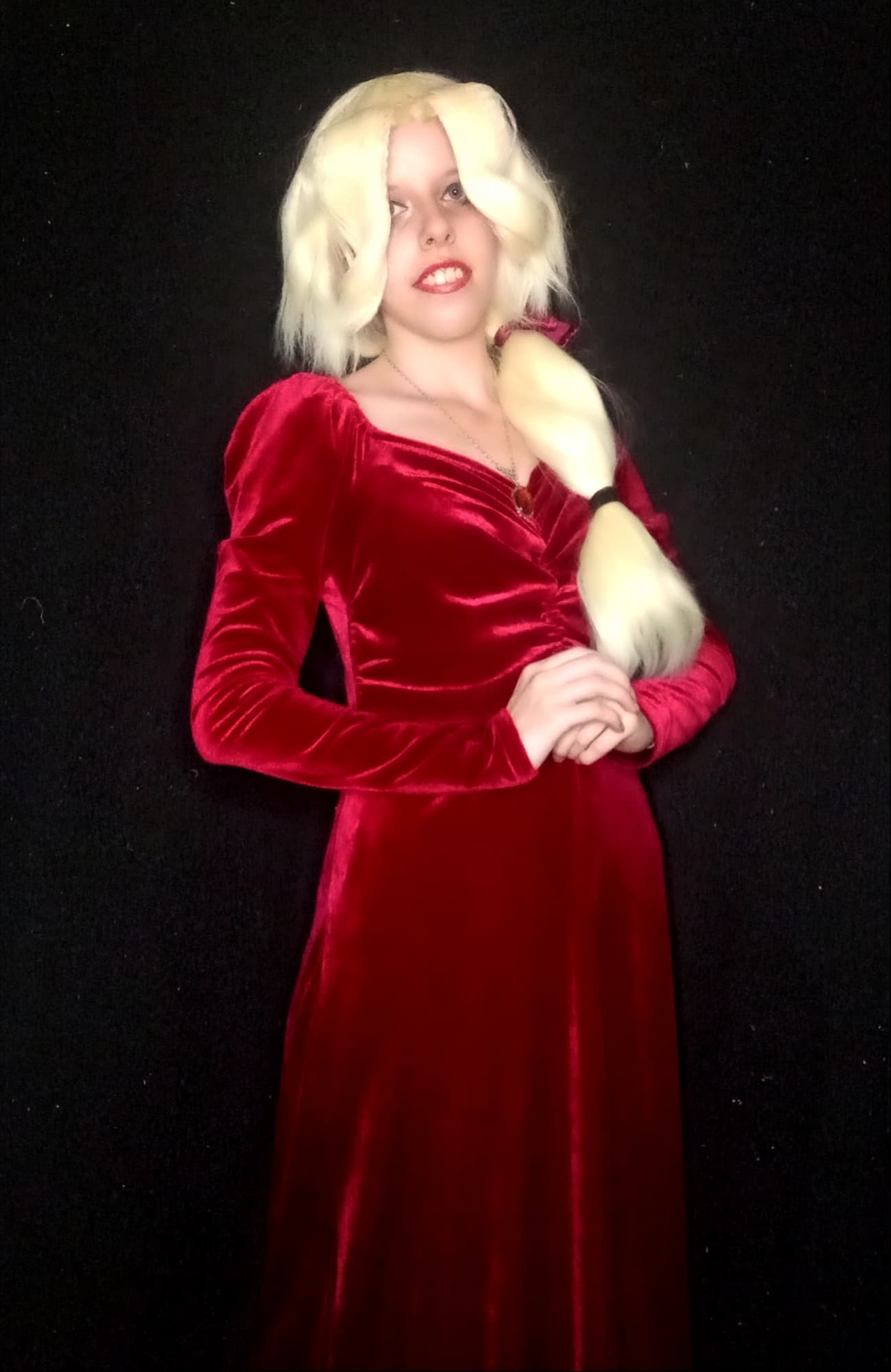 Lisa Tepes - Photo 5