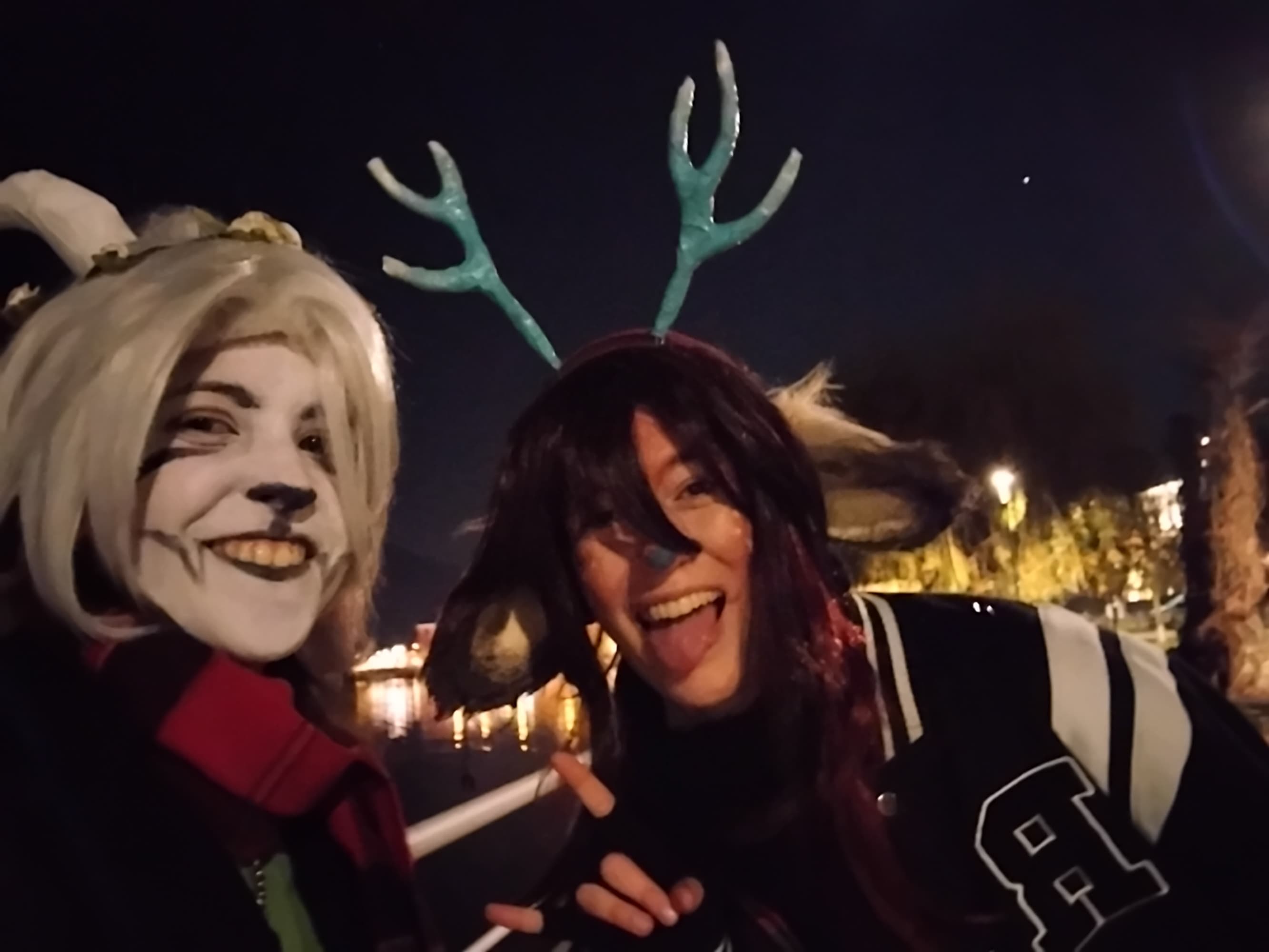 Dess and Azzy - Photo 17