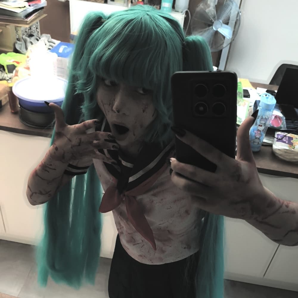 Miku yandere  - Vocaloid cosplay photoshoot cover