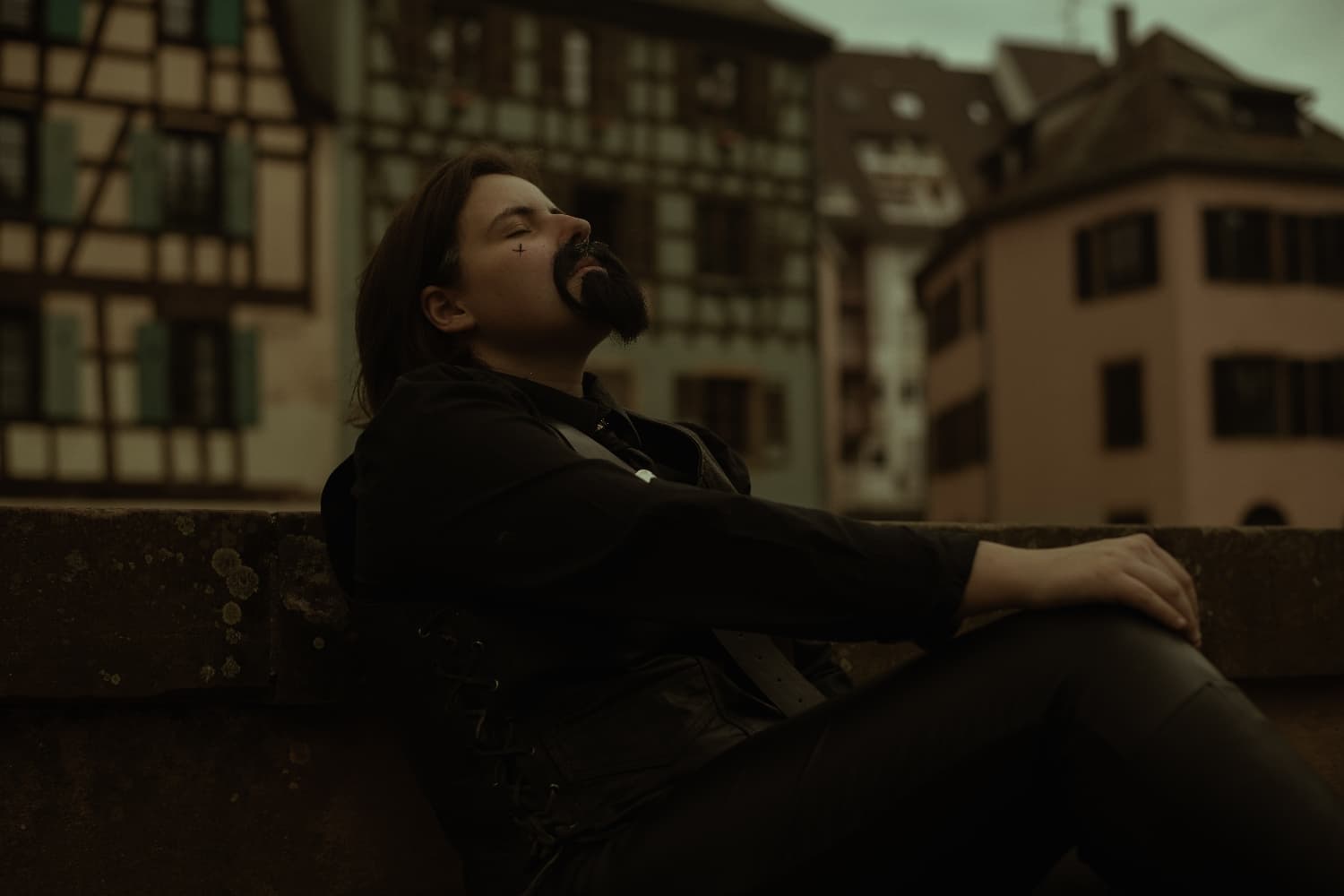 Izzy hand  - Photo 10