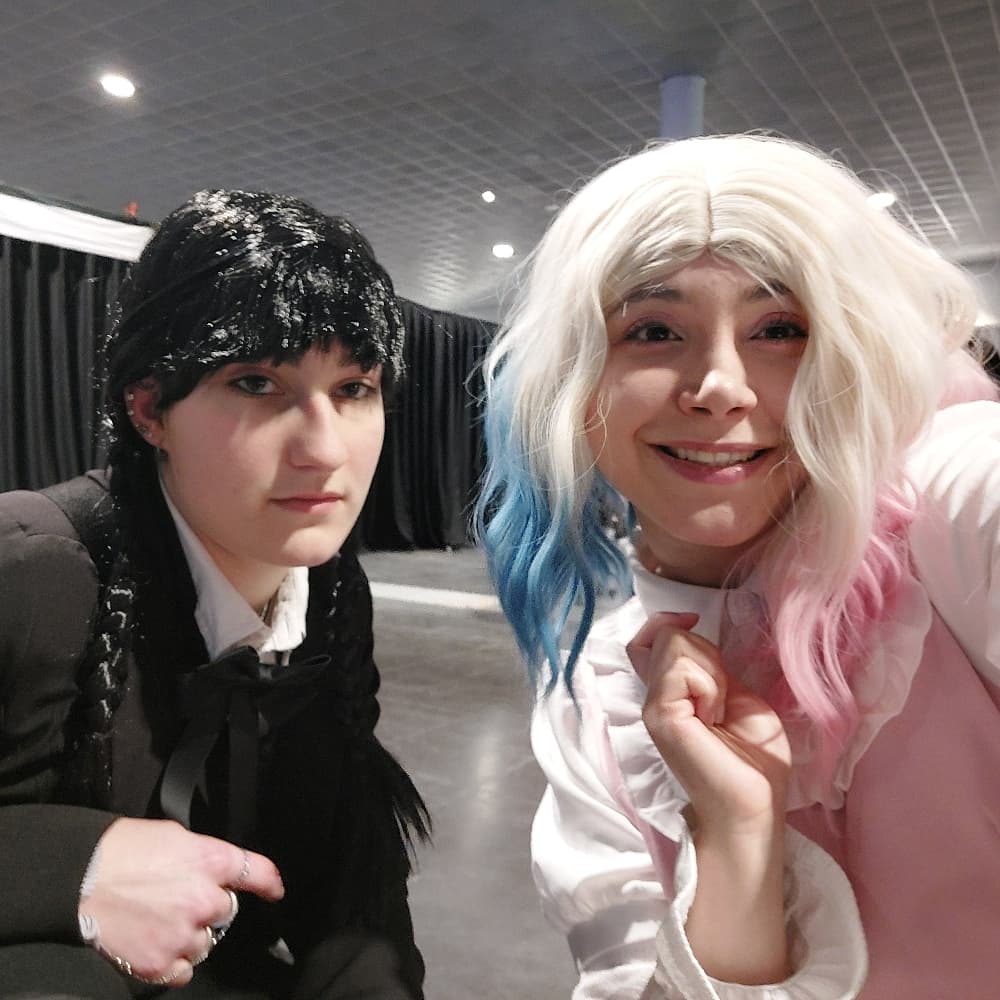 Enid et Mercredi - Wednesday cosplay photoshoot cover