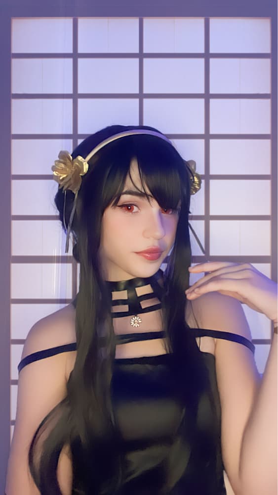 Yor Forger - Photo 1