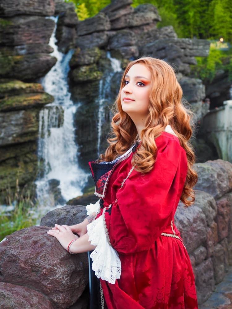 Elisabeth Swann - Photo 3