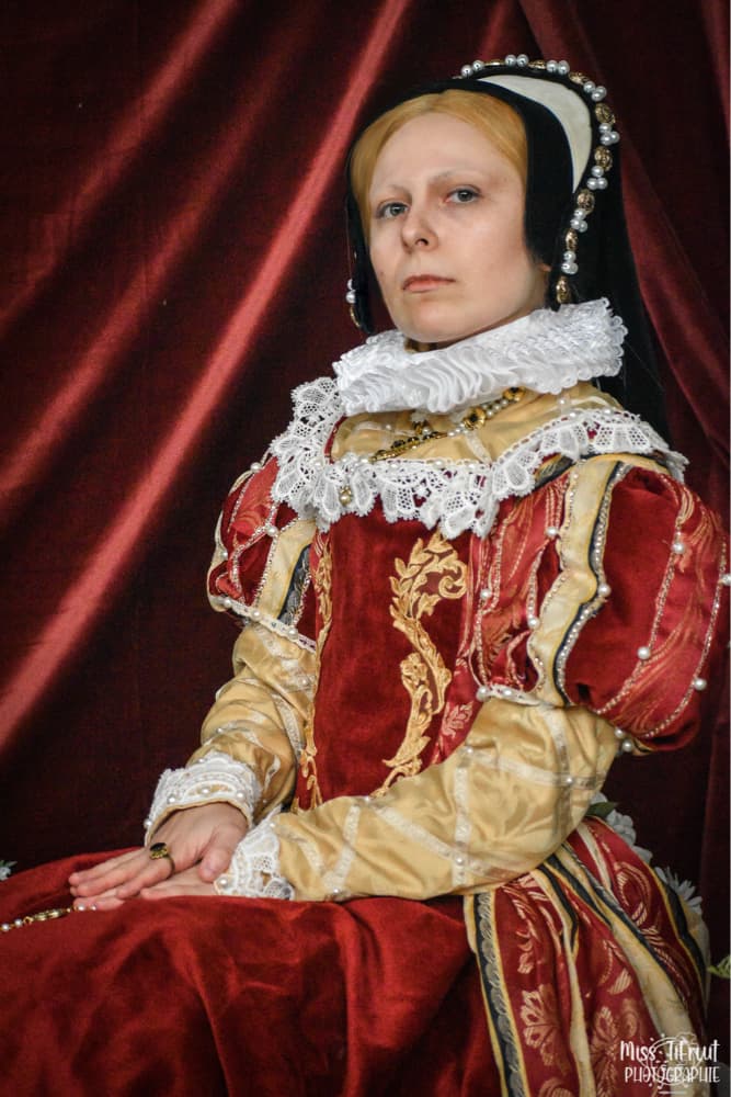 Mary I of England Cosplay - Photo 9