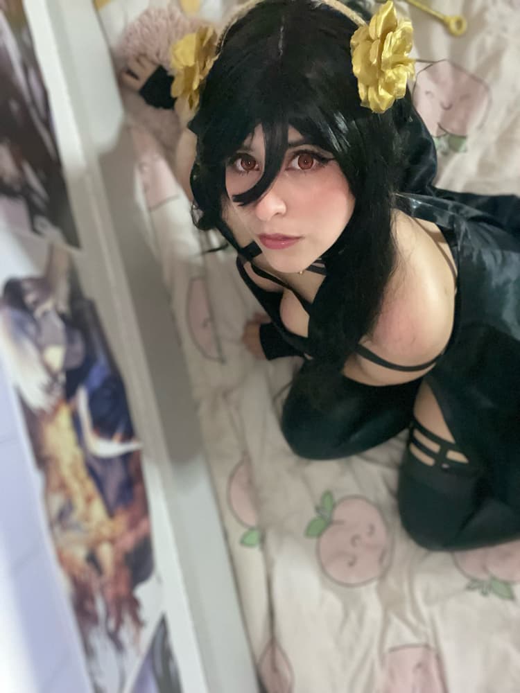 Yor Forger - Photo 15