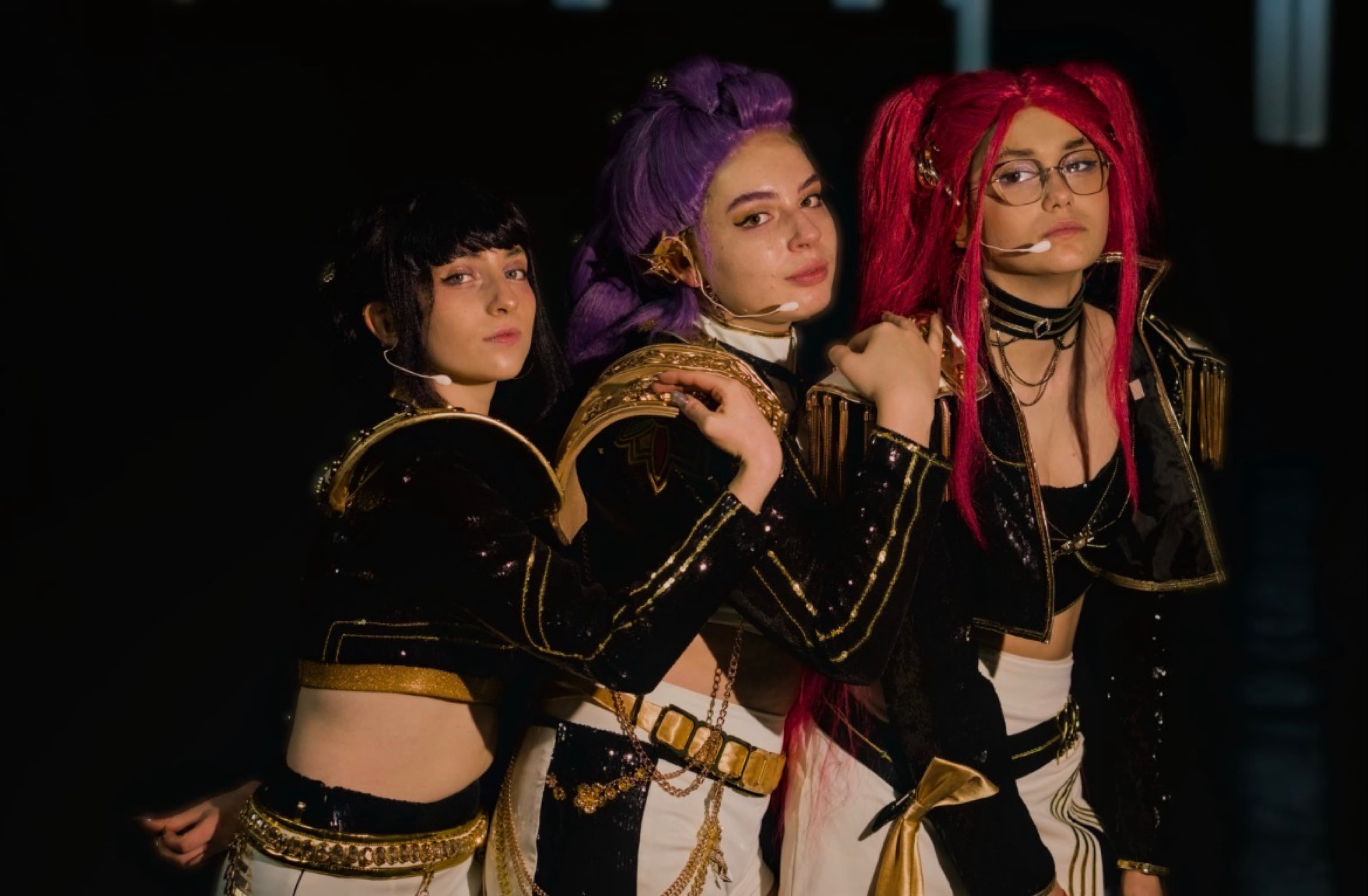 Zoey & Huntrix  - Photo 6