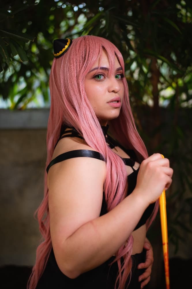 Anya Forger - Adult - Photo 2