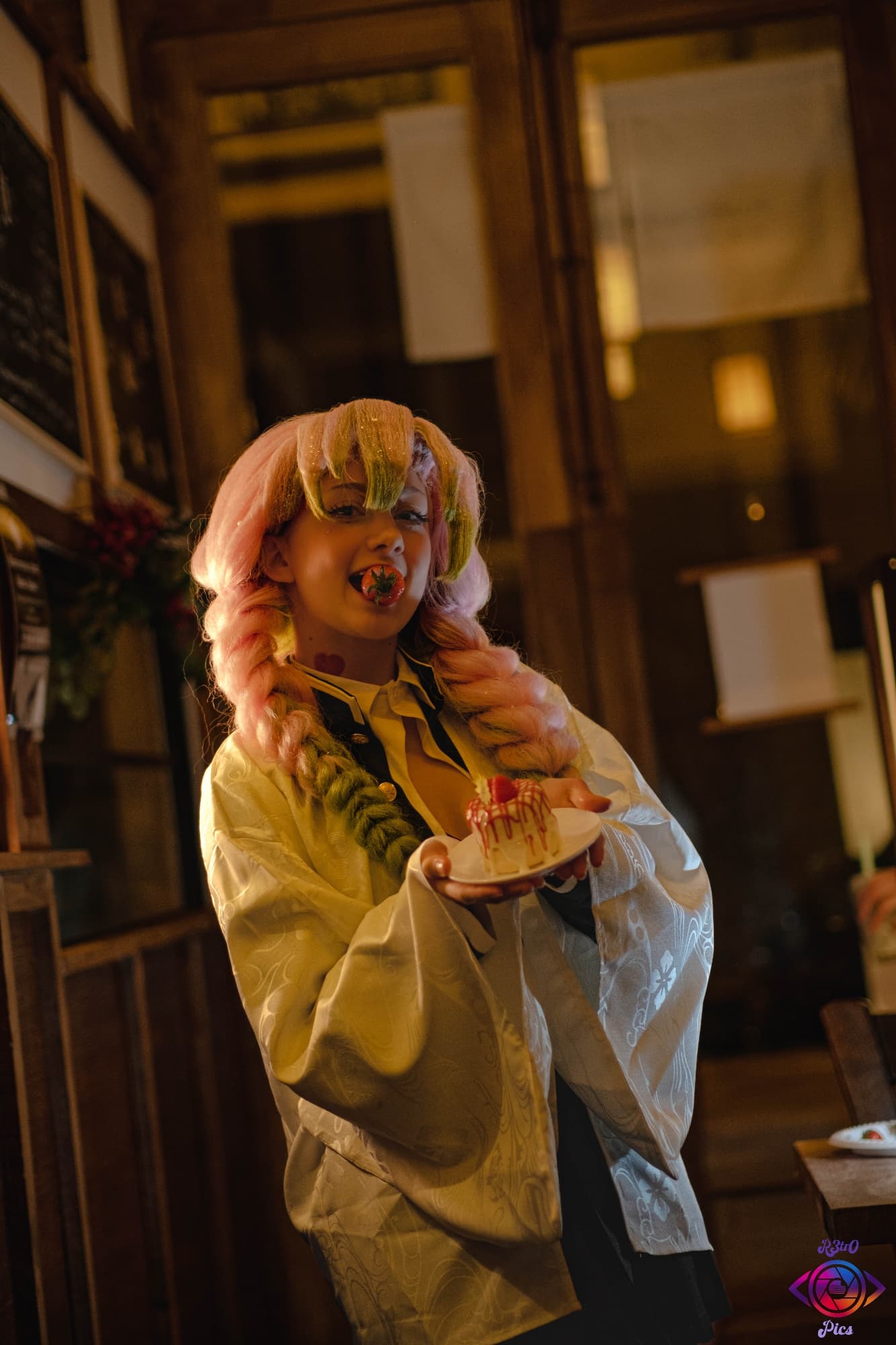 Mitsuri Kanroji - Photo 30