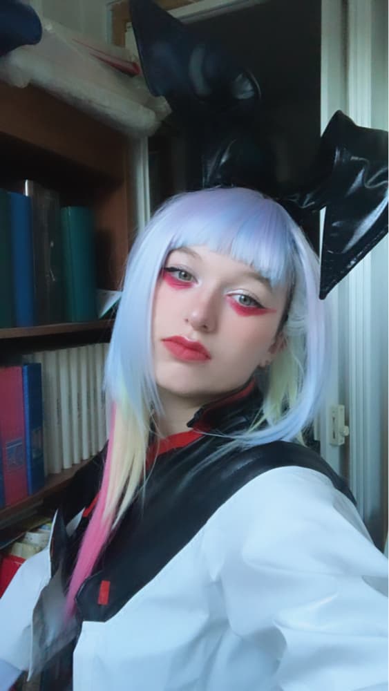 Lucy kushinada  - Photo 2