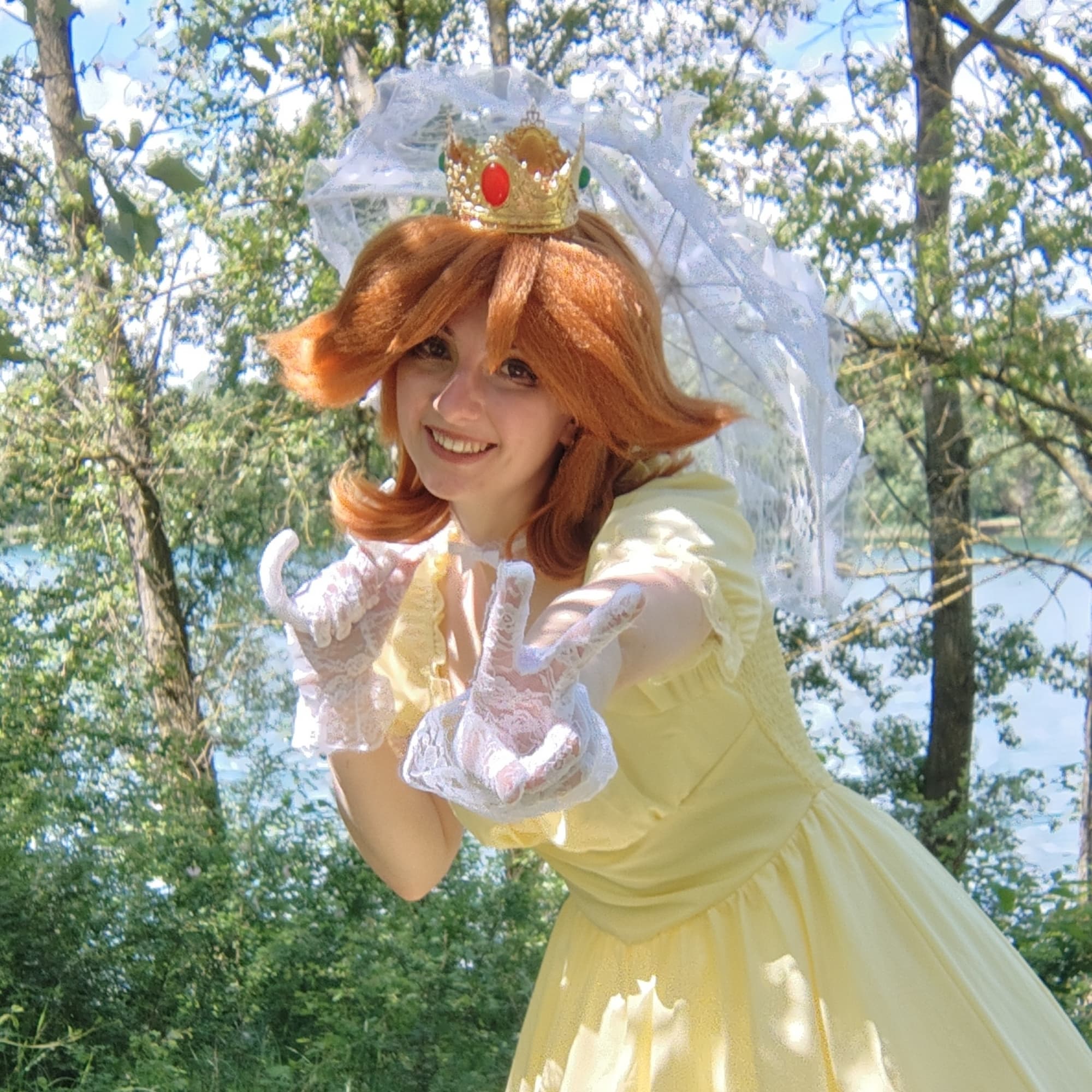 Daisy - Mario cosplay photoshoot cover