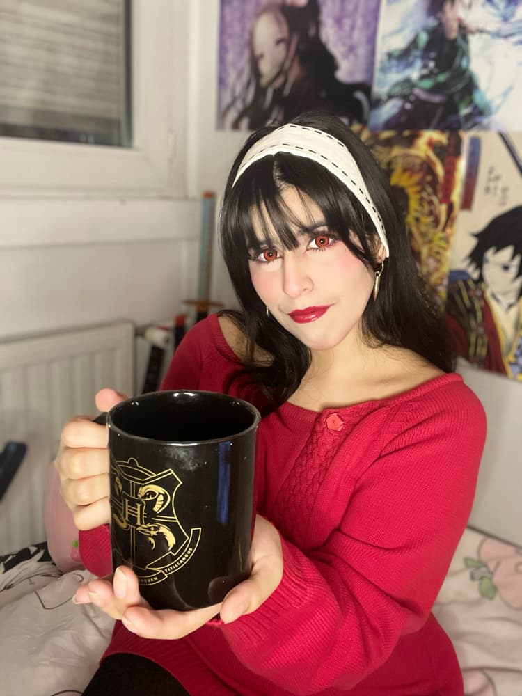 Yor Forger - Photo 8