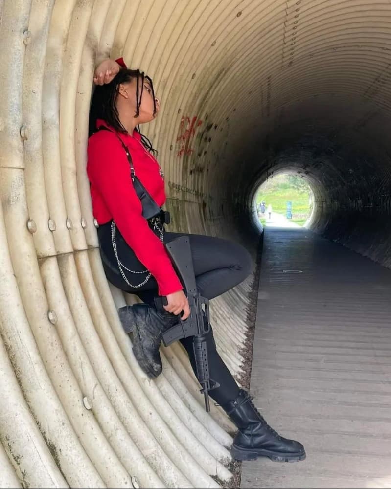 Shooting Ada Wong  - Photo 3