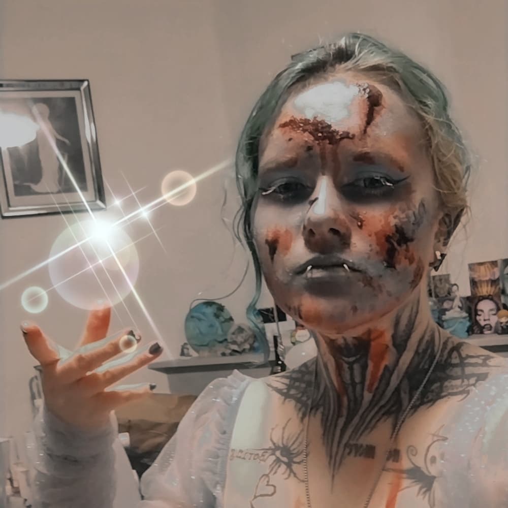 Frozen Zombie Elsa - Frozen cosplay photoshoot cover