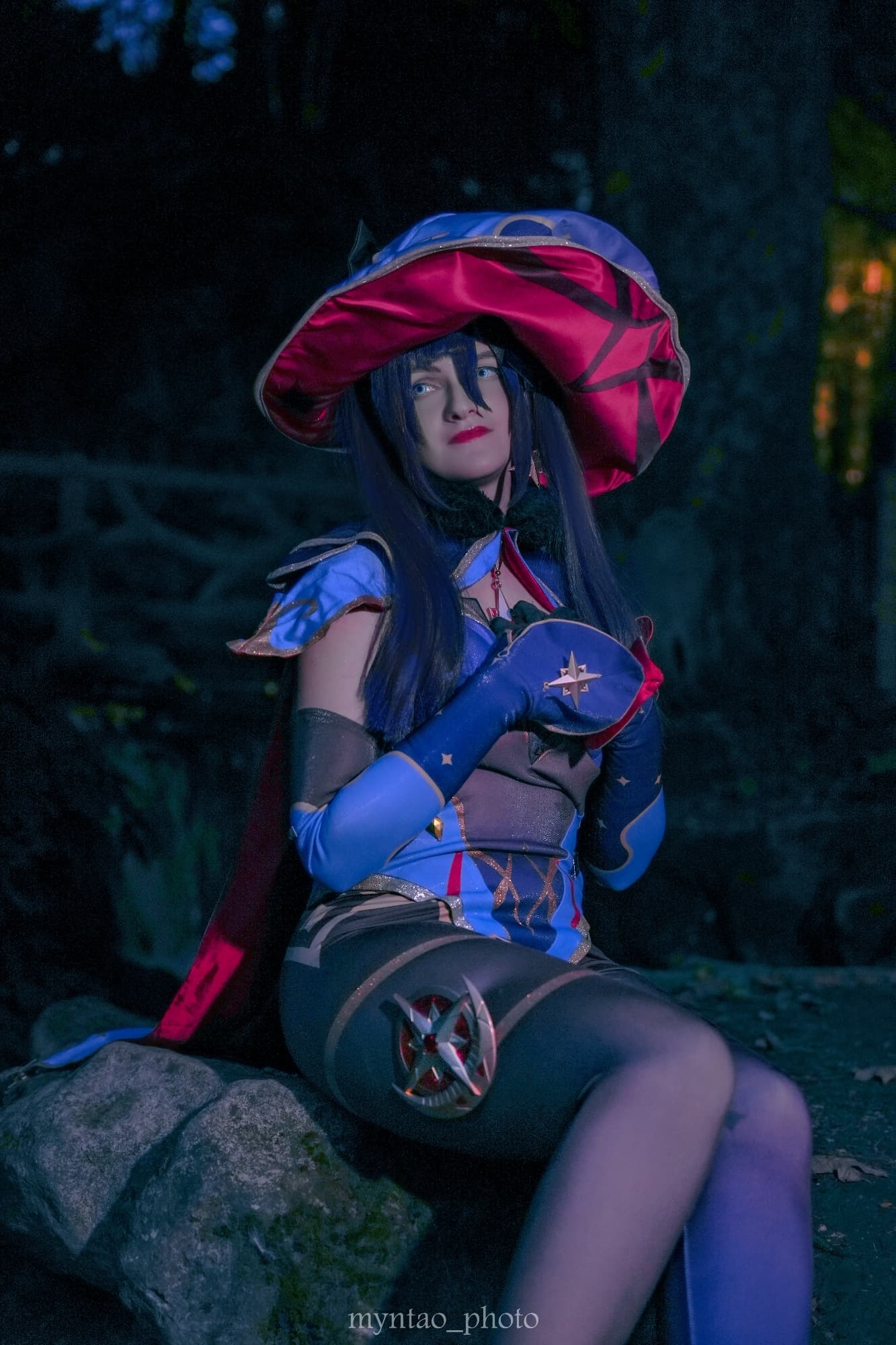 Mona Megistus - Photo 1