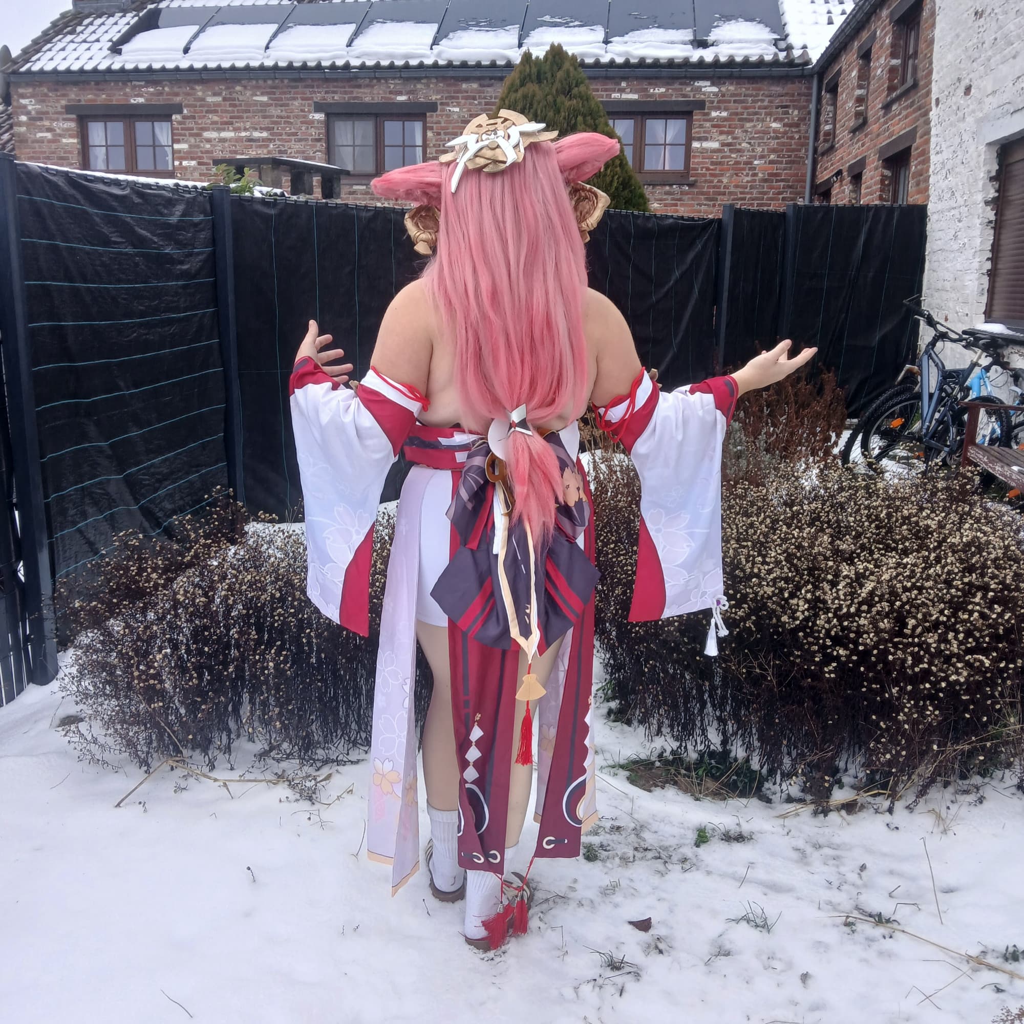 Yae miko in snow