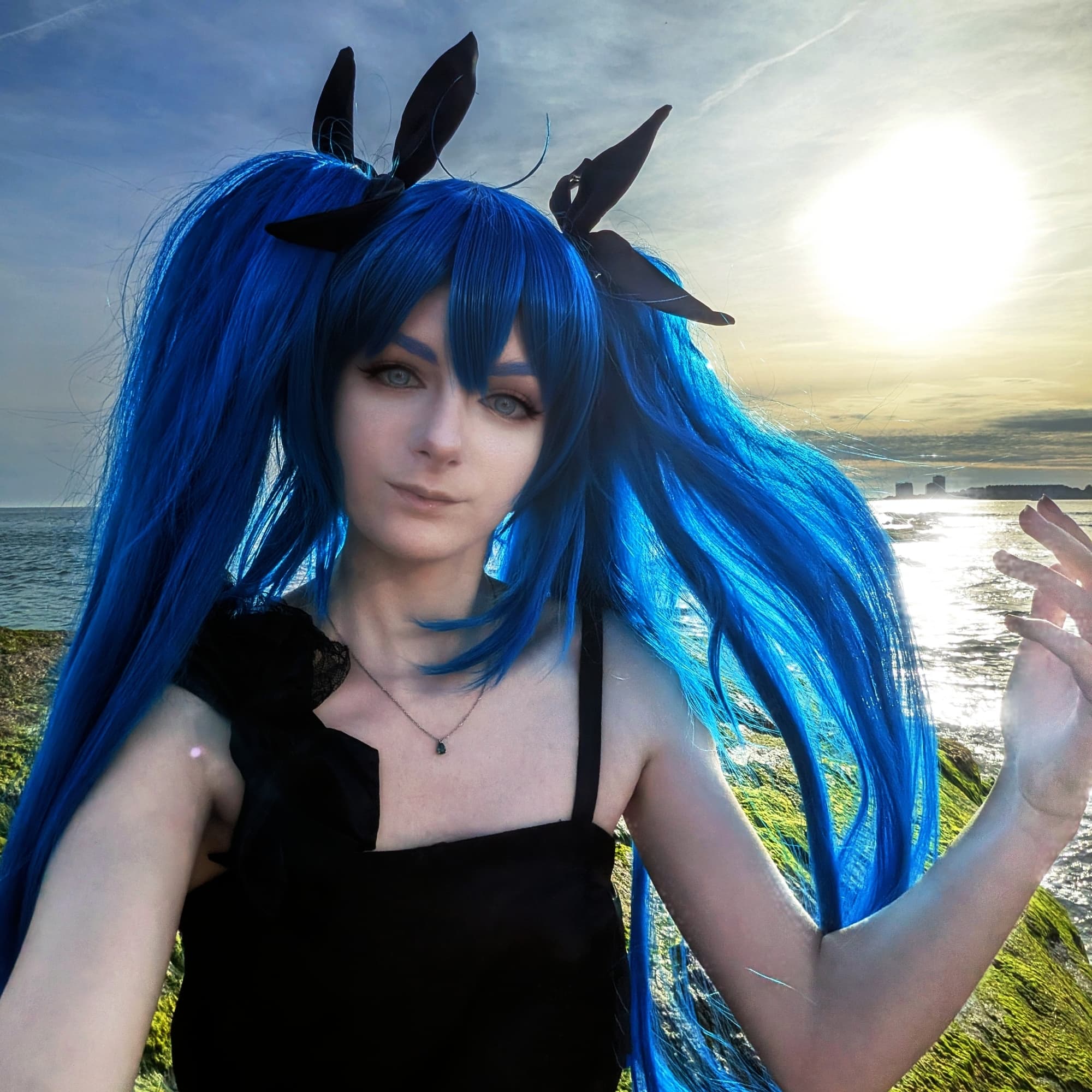 Miku deep sea girl  - Vocaloid cosplay photoshoot cover