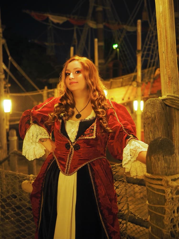 Elisabeth Swann - Photo 22