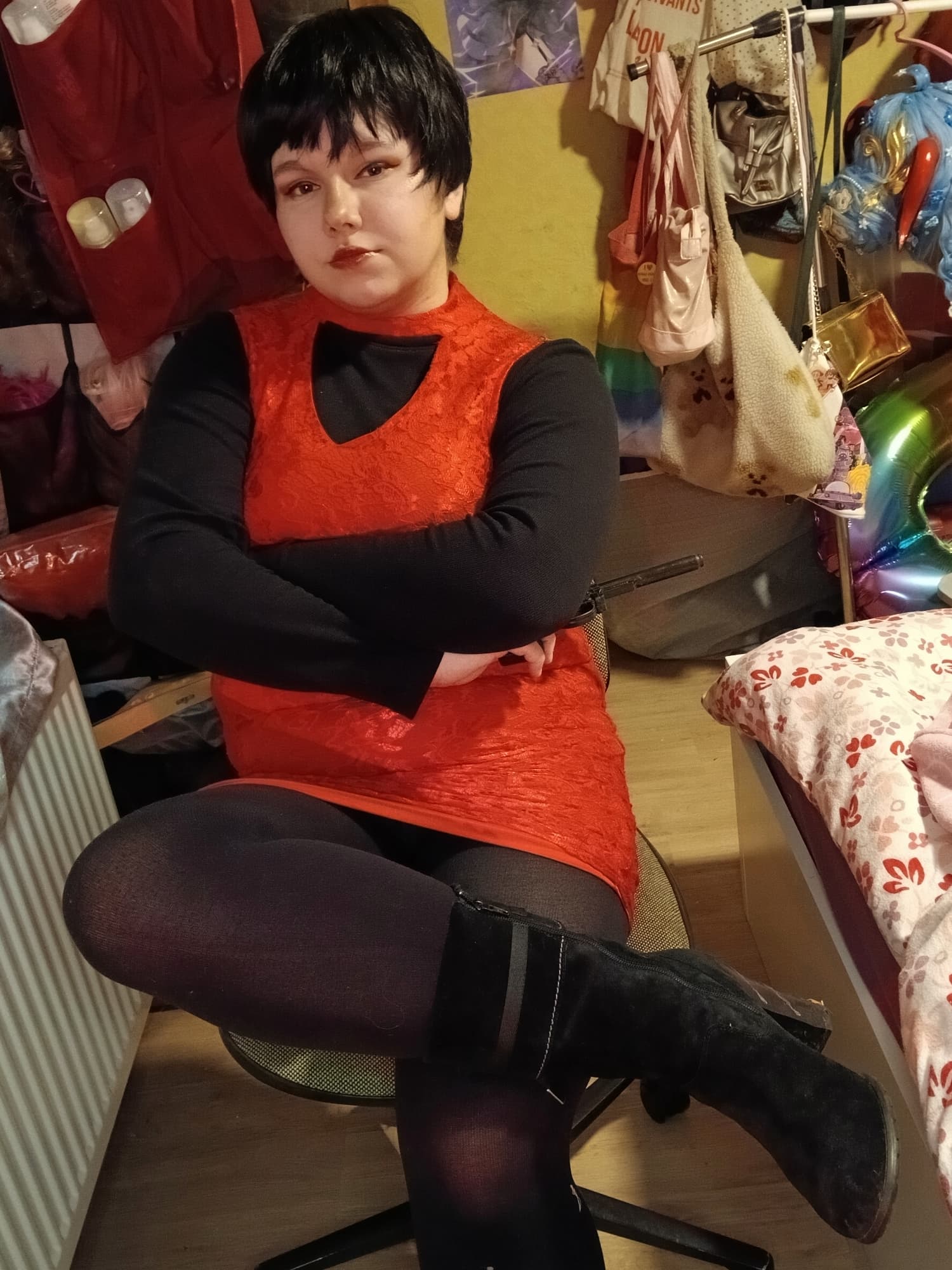 Ada wong at home - Photo 3